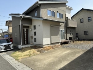 安心の第一住宅施工　大平町西野田　中古戸建　駐車場4台 外観